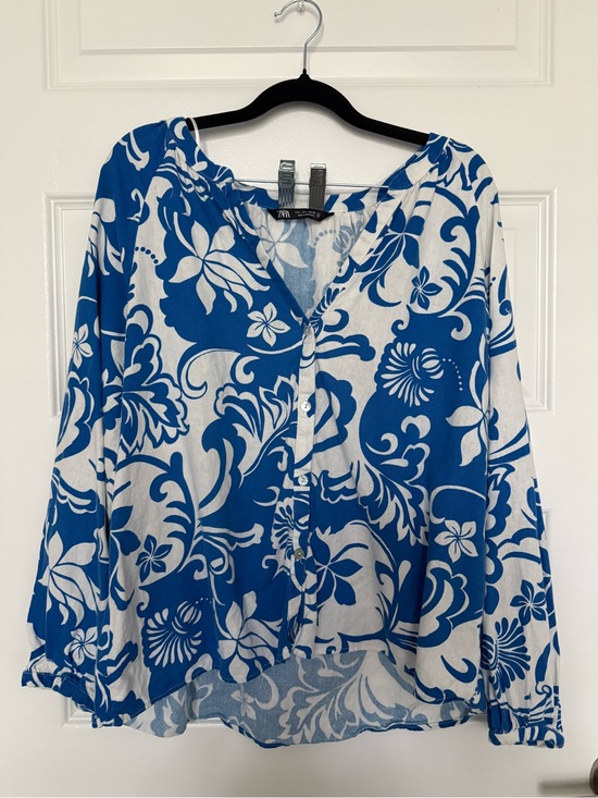Zara Tops - Zara Blue & White Floral Henley Blouse